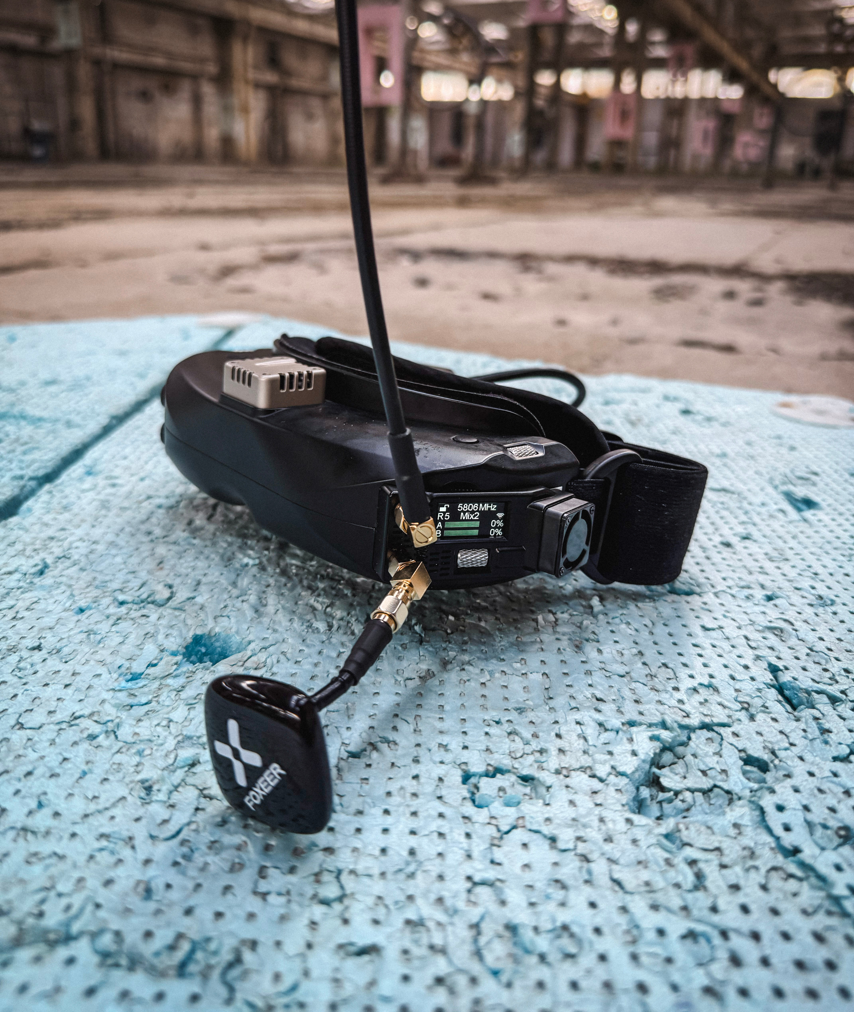 SkyO4 O Pro – my daily-driver analog FPV goggles paired with SteadyView X receiver and Luminier / Foxeer antennas for reliable performance.